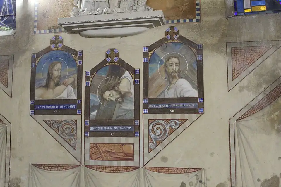 Trois des stations du chemin de croix de l'église Saint-Firmin réalisées par Duilio Donzelli.
