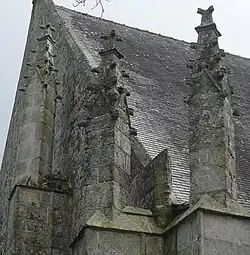 Trois pinacles du chevet