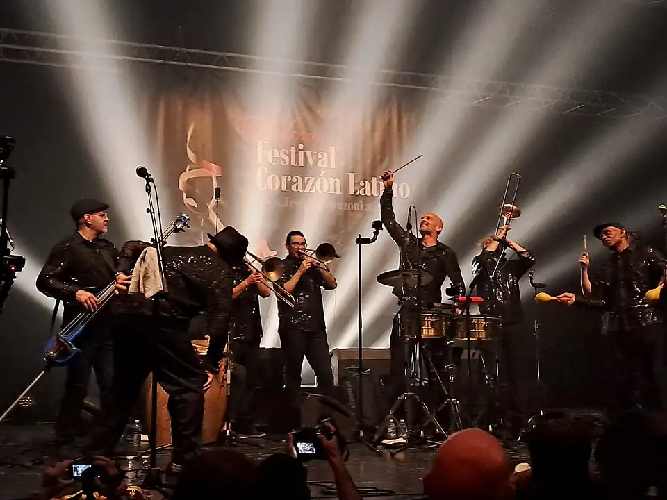 Description de cette image, également commentée ci-après