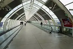 La passerelle ouverte en janvier 2012 afin de mieux relier les gares RATP, SNCF et les gares routières adjacentes.