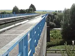Le pont-canal au-dessus de la Meuse.