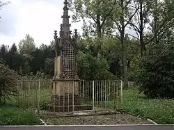 Oratoire de la Vierge Marie, à Tucquegnieux (54), près de l'ancien emplacement de la mine de fer de la commune.