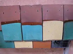 Tuile plate de Bourgogne vernissée.