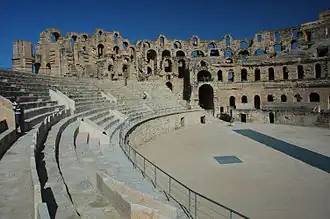 Amphithéâtre de Thysdrus à El Jem (Tunisie), début IIIe&nbsp;siècle.
