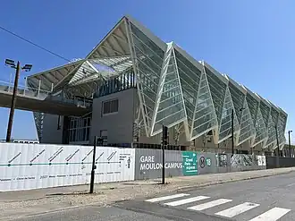 La station en construction le 16 juin 2025, avec le nom de la "Gare Moulon Campus"