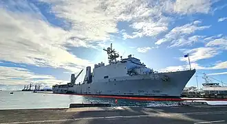 illustration de USS Pearl Harbor (LSD-52)