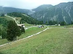 Passage par le col du Voza (1&nbsp;657&nbsp;m) dans la première ascension, celle du Delevret (1&nbsp;770&nbsp;m).