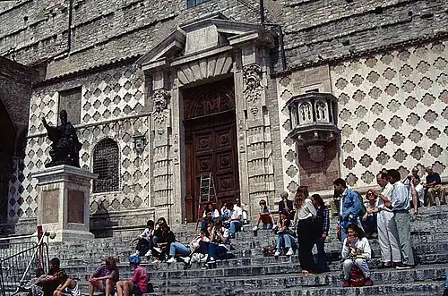 Portail de la cathédrale San Lorenzo à Pérouse.