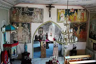 mur paré de fresques,