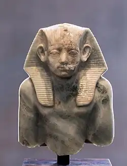 Portrait d'Amenemhat&nbsp;III dans le style idéalisé
