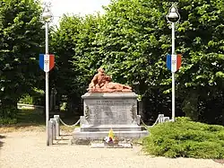 Le monument aux morts.