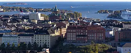 La cathédrale Ouspenski et Psychologicum vus du clocher de l'église du Kallio.