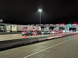 Entrée des voitures.