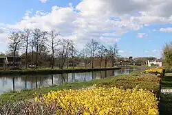 Les berges du canal.