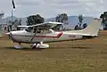 Un Cessna 172, similaire à celui impliqué dans l'accident.}}