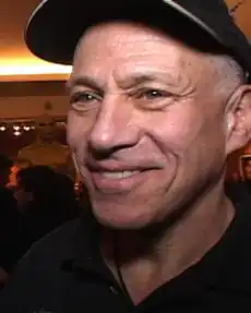 Description de l'image VOA_CHINESE_Jon_Alpert_4Mar10.jpg.