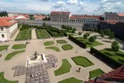 Vue aérienne des jardins depuis la salla terrena