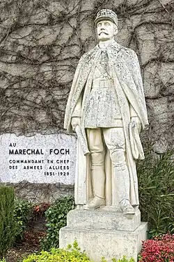 Statue du Maréchal Foch.