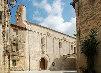 Façade de l'église Sainte-Agathe de Valergues.