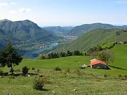 Le val Cavallina et le lac d'Endine.