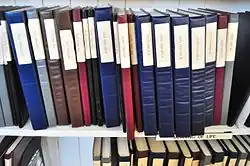  Couvertures de manuscrits dans la section Sens de la vie de la bibliothèque Brautigan de Vancouver, Washington, États-Unis