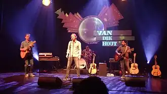 Description de cette image, également commentée ci-après