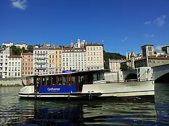 …de Lyon sur la Saône.