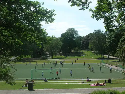 Vasaparken vu de Dalagatan.