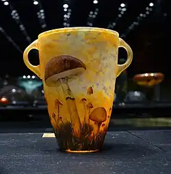 Vase Champignons, 1907.