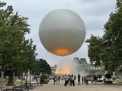 La vasque olympique au cœur du jardin des Tuileries.