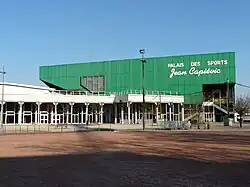Photographie montrant le palais des sports Jean-Capievic