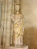 Statue d'un saint non identifié.