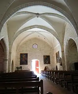 Entrée (intérieur) de l'Église Sain-Julien de Vazerac