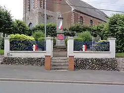 Le monument aux morts.