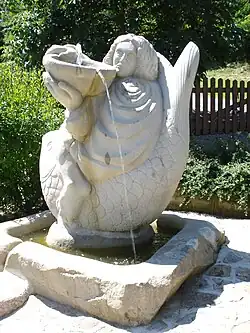 Fontaine de Vendenesse-sur-Arroux (sculptée par M. Marc Lachaize).