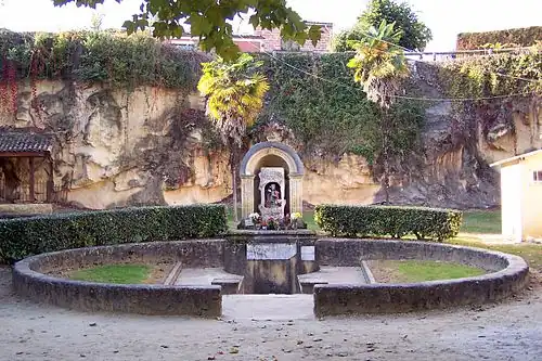 La fontaine votive du Pas de la Mule (2011).