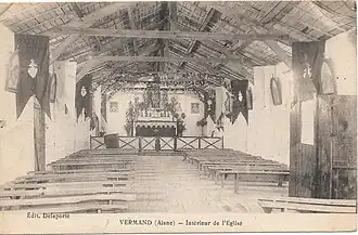 L'église provisoire, dans un baraquement.