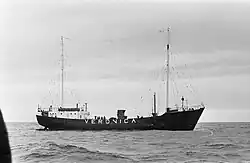 Description de l'image Veronica stopt met radiouitzending. Het zendschip van Radio Veronica, Norderney, Bestanddeelnr 927-4206.jpg.
