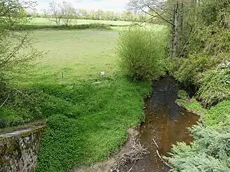 Le Verraux au lieu-dit la Chapelle, en aval de la RD 9.