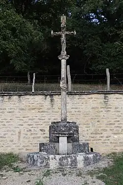 Calvaire du cimetière de Verrey-sous-Drée.