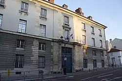 Description de cette image, également commentée ci-après