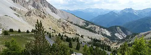 Le versant sud traverse la Casse déserte.