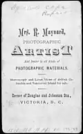 Verso d'une carte de visite du studio d'Hannah Maynard  ca. 1868-1878