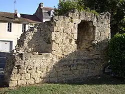 Vestige des remparts, place de la République