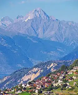 Veysonnaz et le Bietschhorn en arrière-plan.
