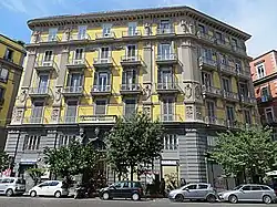 L'un des bâtiments typiques de la période, via A. Depretis