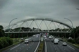 Le viaduc au-dessus du périphérique est (tronçon de l'autoroute A61).