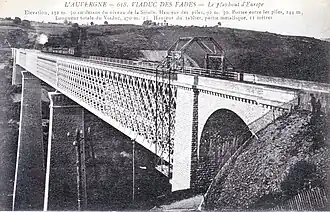 Le viaduc des Fades vu depuis la voie ferrée.