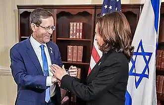 Harris et le président israélien Isaac Herzog à la Conférence de Munich sur la sécurité, en 2024.