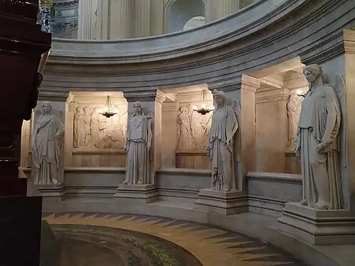 Victoires n°1, 2, 3 et 4 du tombeau de Napoléon aux Invalides.